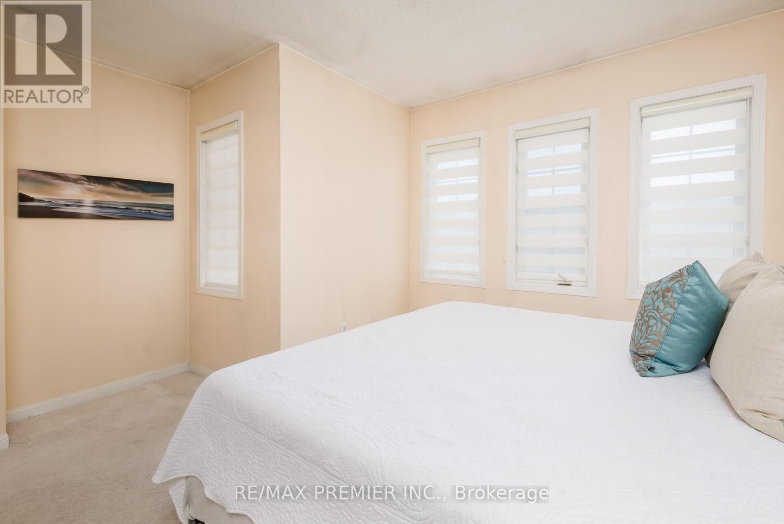 140 Dolce Crescent, Vaughan, ON - Indoor Photo Showing Bedroom