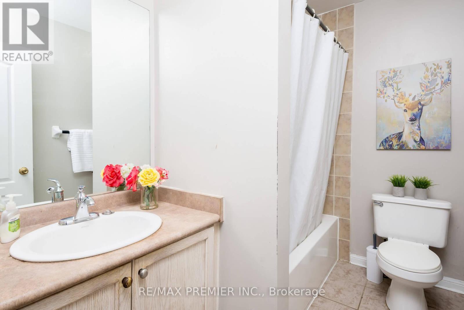 140 Dolce Crescent, Vaughan, ON - Indoor Photo Showing Bathroom