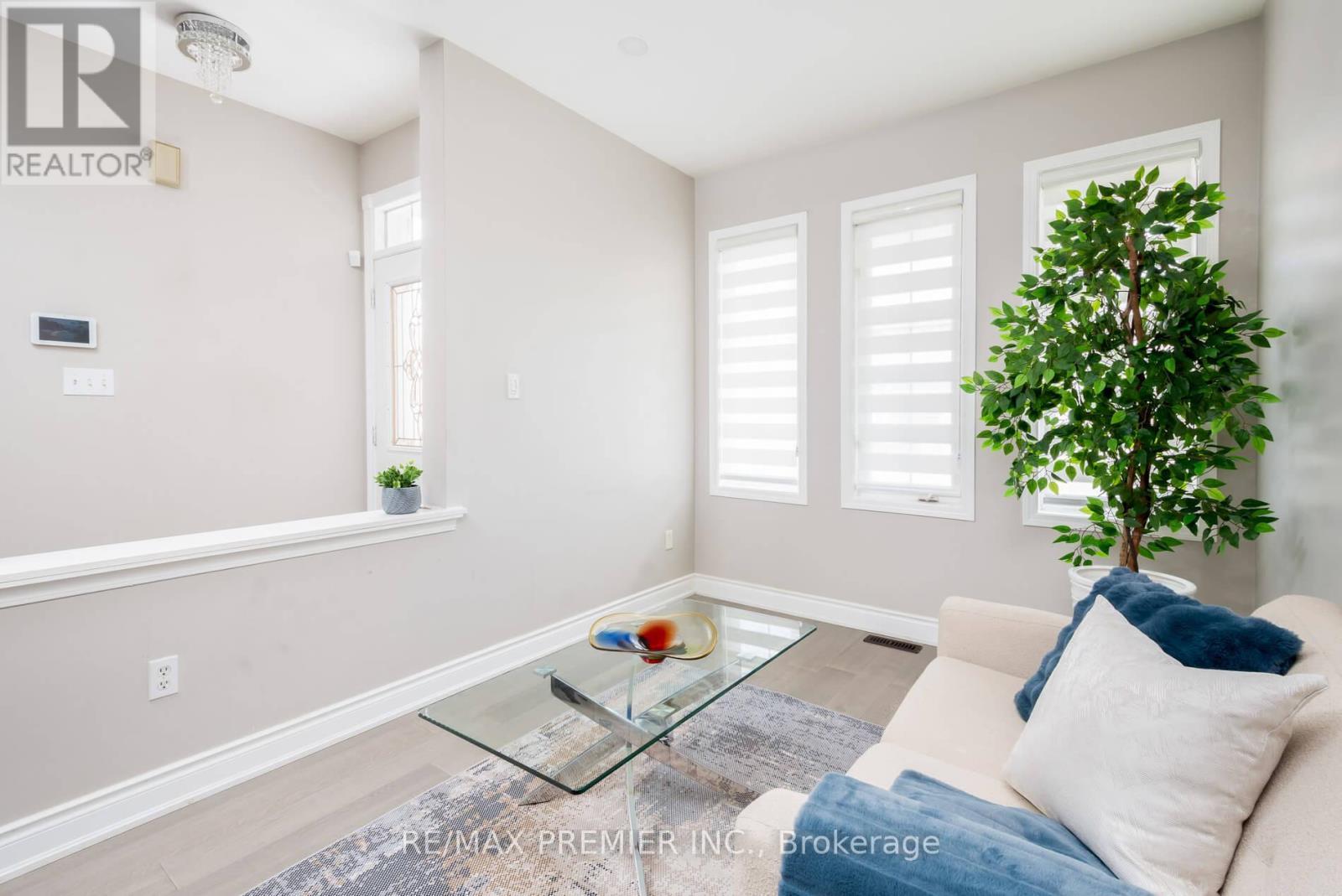 140 Dolce Crescent, Vaughan, ON - Indoor Photo Showing Other Room