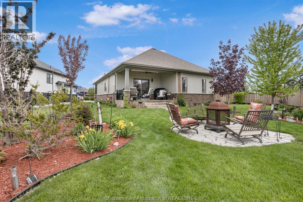 524 Eventide Place, Chatham, ON - Outdoor With Deck Patio Veranda