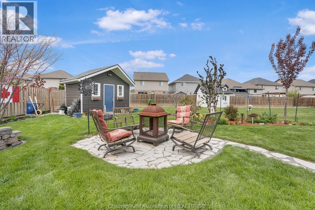 524 Eventide Place, Chatham, ON - Outdoor With Backyard