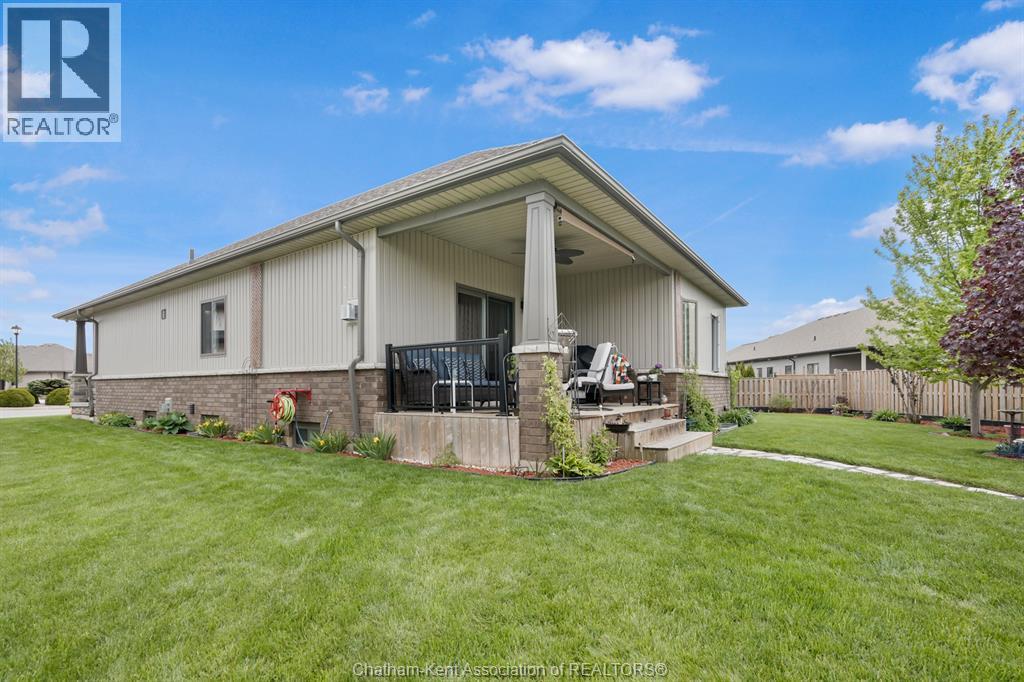 524 Eventide Place, Chatham, ON - Outdoor With Deck Patio Veranda