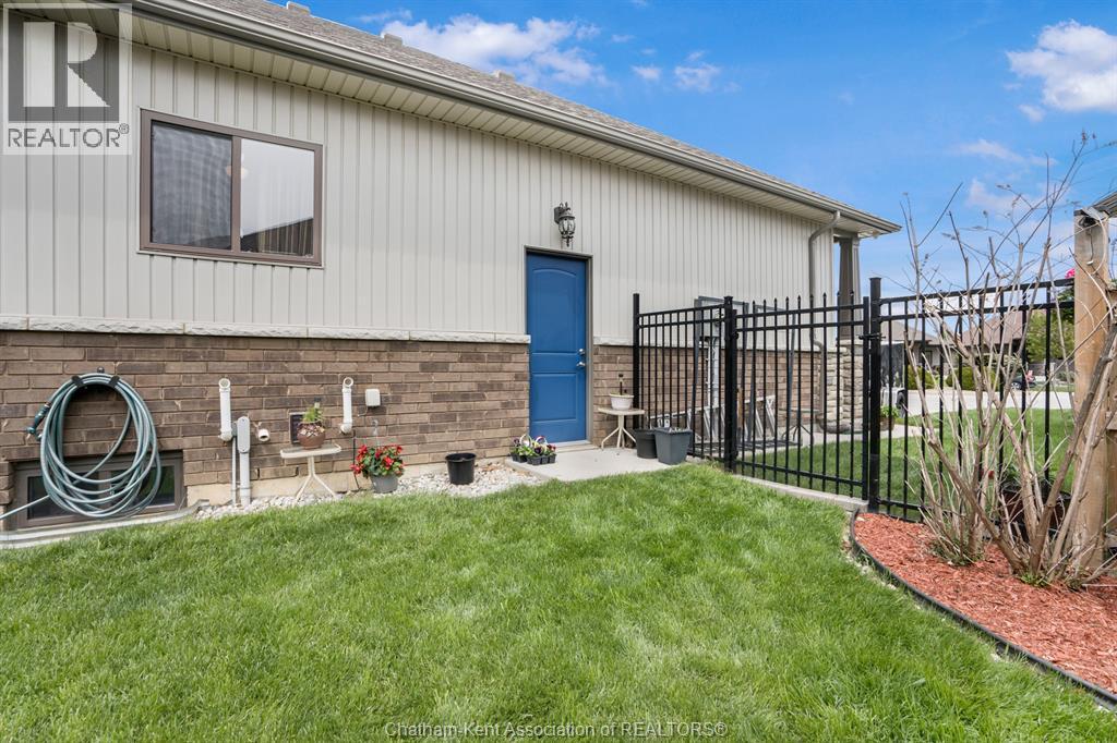 524 Eventide Place, Chatham, ON - Outdoor
