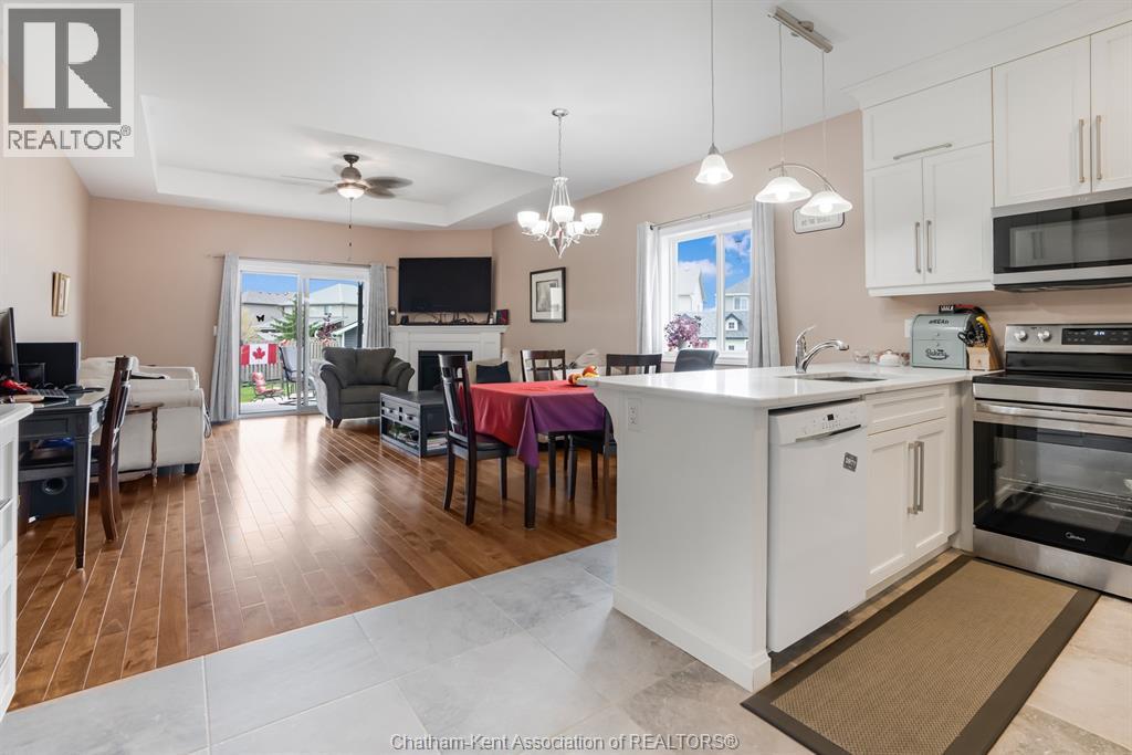 524 Eventide Place, Chatham, ON - Indoor Photo Showing Kitchen