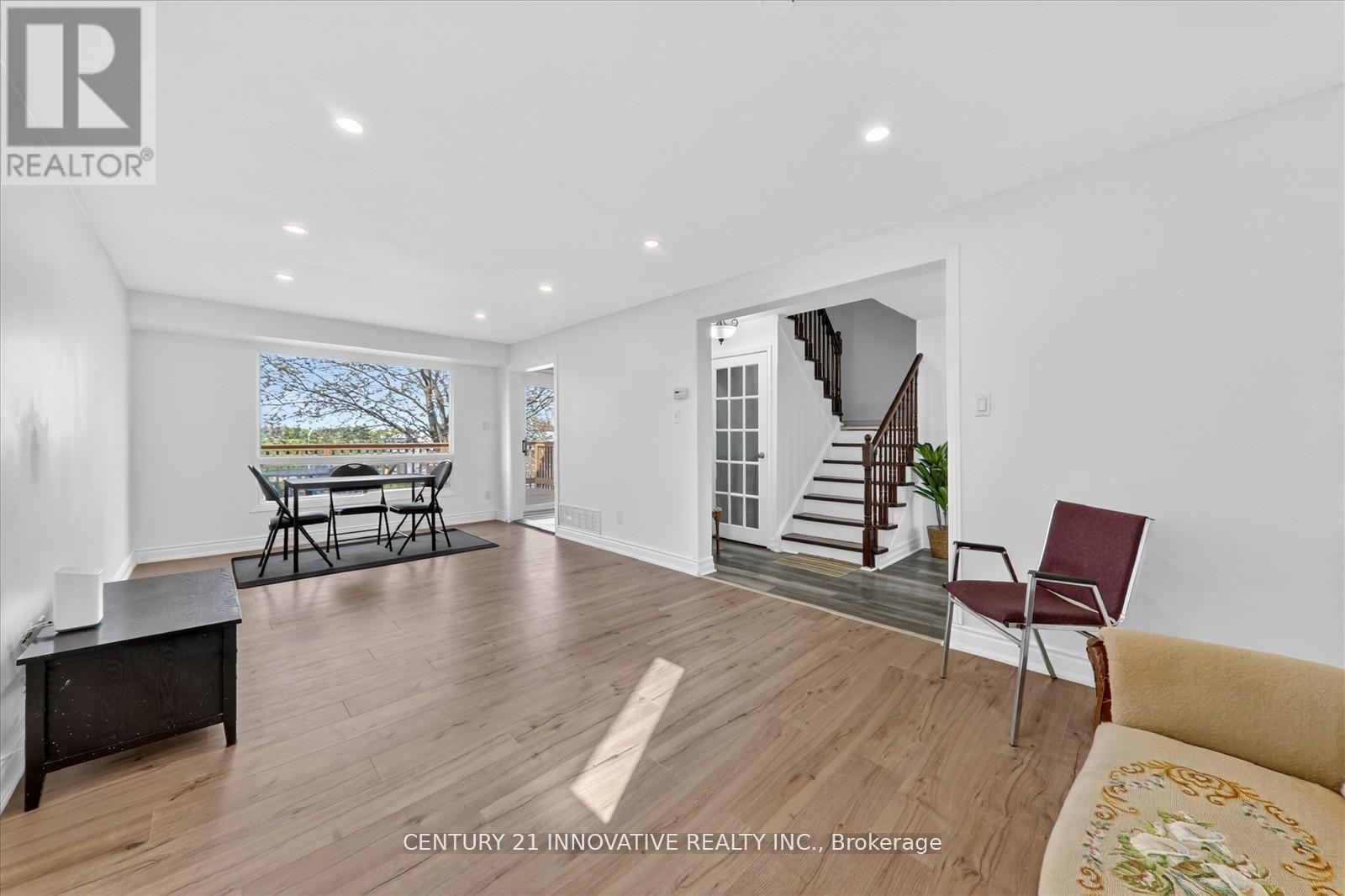 23 Northgate Boulevard, Brampton, ON - Indoor Photo Showing Living Room