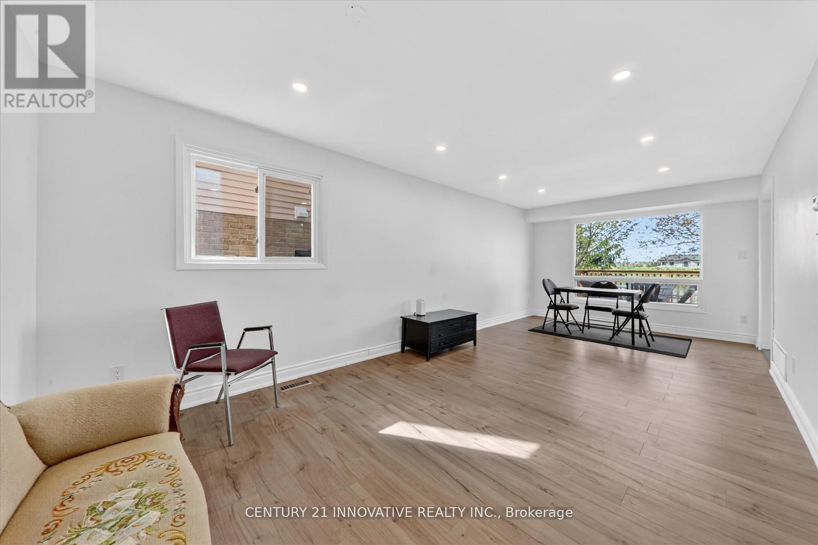 23 Northgate Boulevard, Brampton, ON - Indoor Photo Showing Living Room