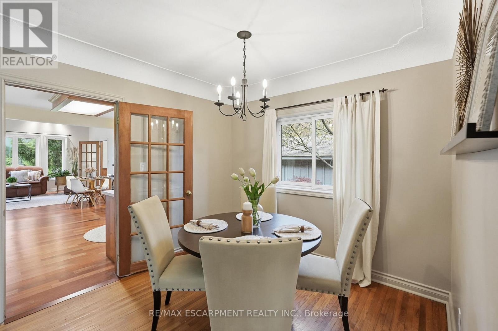 21 Brian Boulevard, Hamilton, ON - Indoor Photo Showing Dining Room