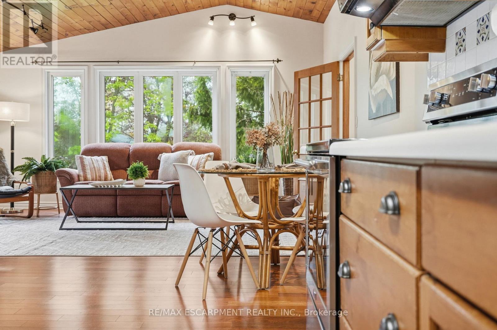 21 Brian Boulevard, Hamilton, ON - Indoor