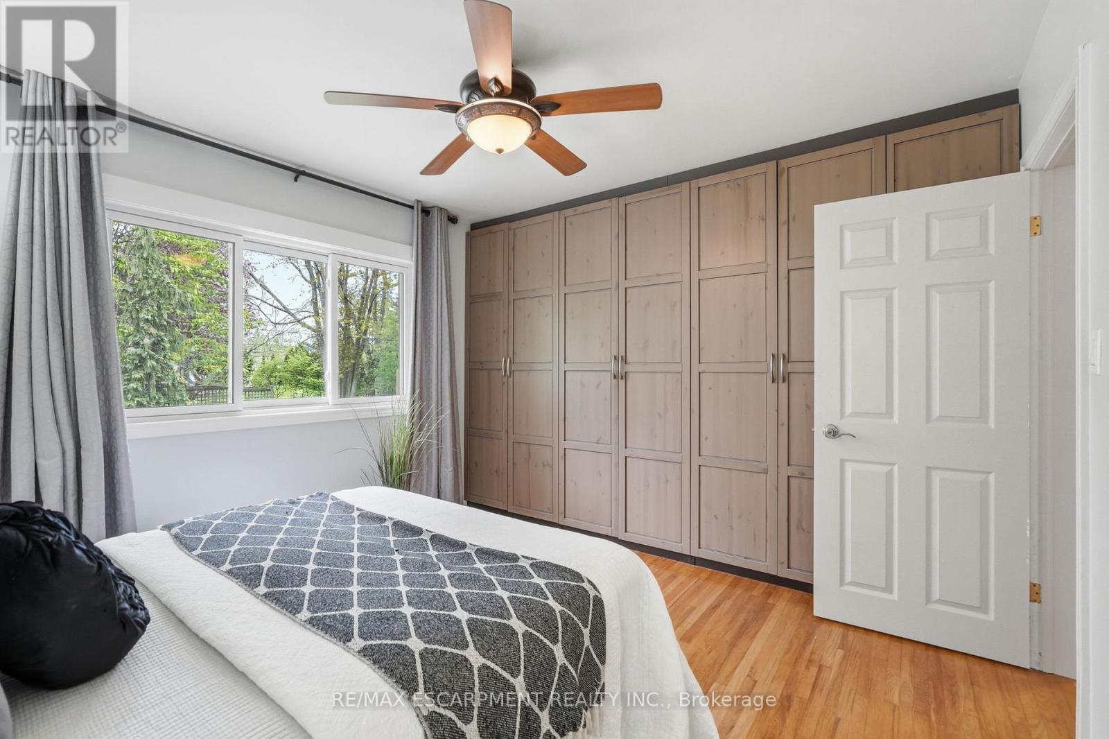 21 Brian Boulevard, Hamilton, ON - Indoor Photo Showing Bedroom