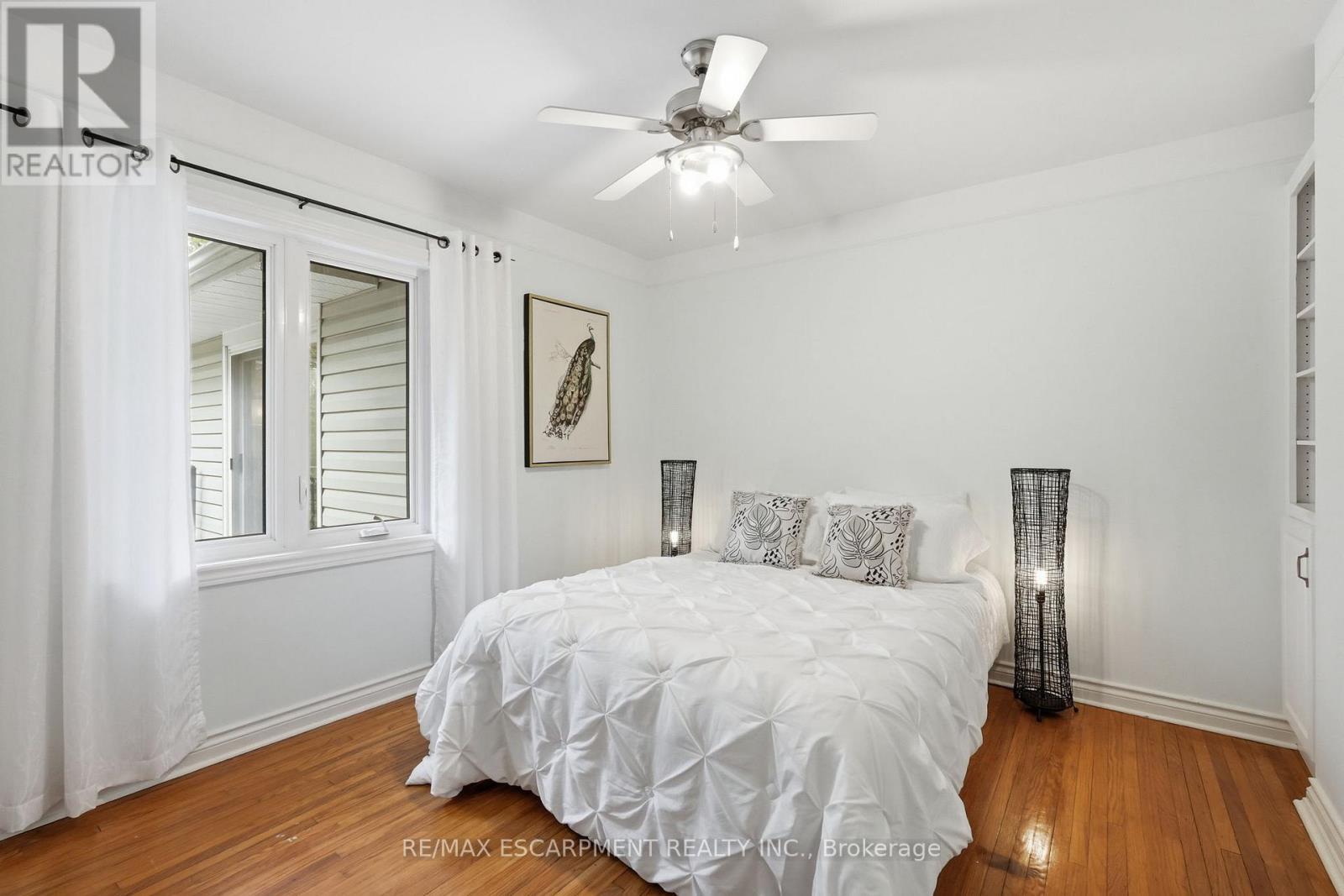 21 Brian Boulevard, Hamilton, ON - Indoor Photo Showing Bedroom
