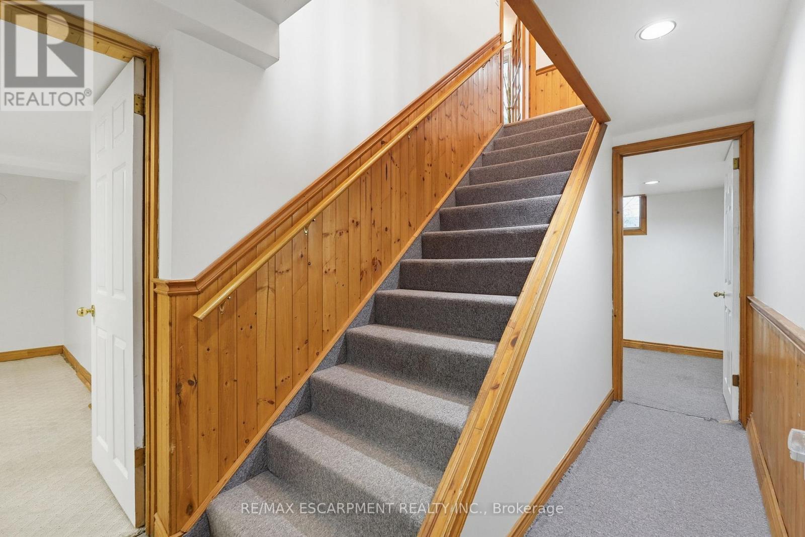 21 Brian Boulevard, Hamilton, ON - Indoor Photo Showing Other Room