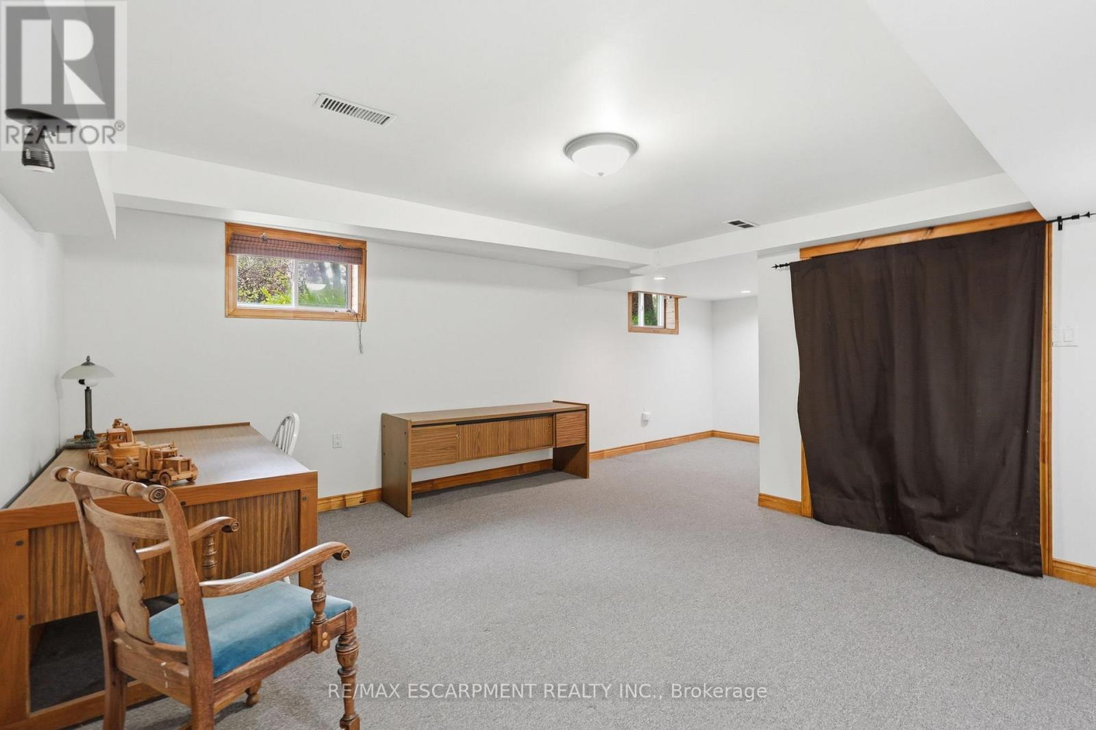 21 Brian Boulevard, Hamilton, ON - Indoor Photo Showing Other Room