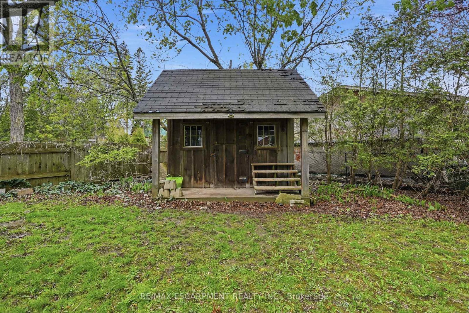 21 Brian Boulevard, Hamilton, ON - Outdoor