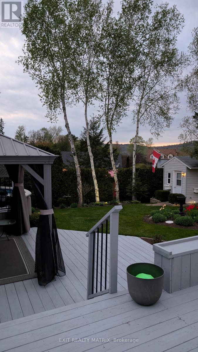636 Front Road, Champlain, ON - Outdoor