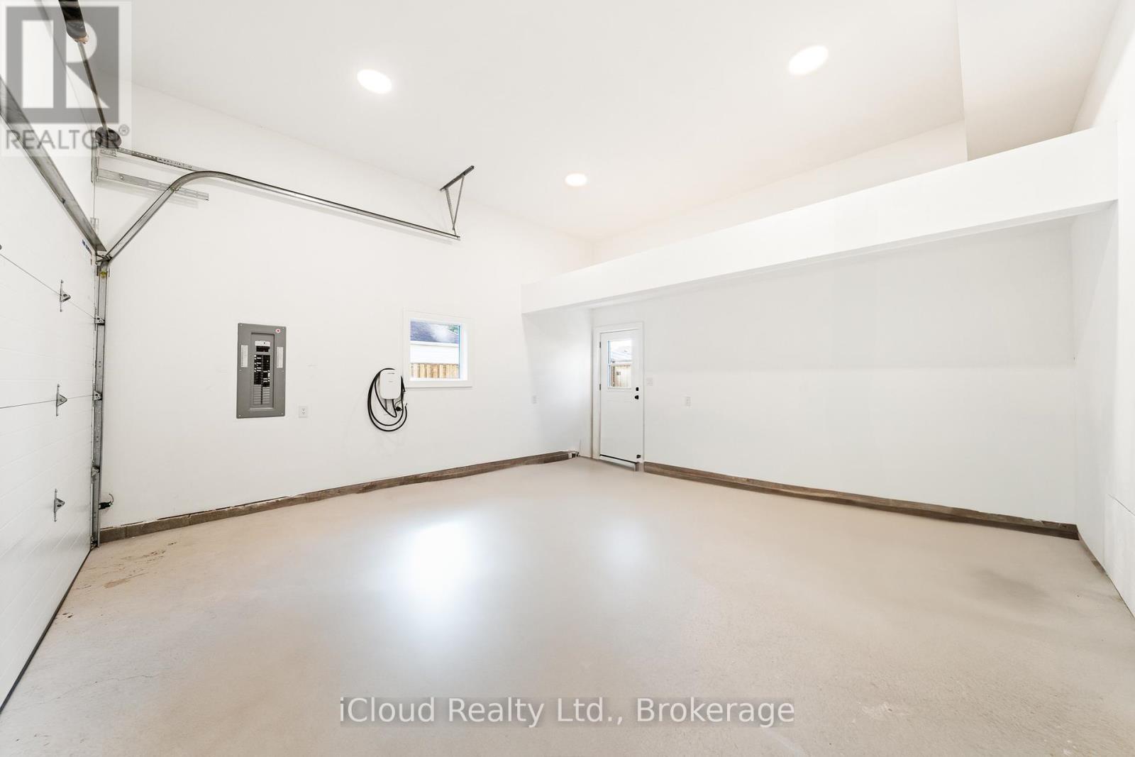 1140 Ogden Avenue, Mississauga, ON - Indoor Photo Showing Other Room
