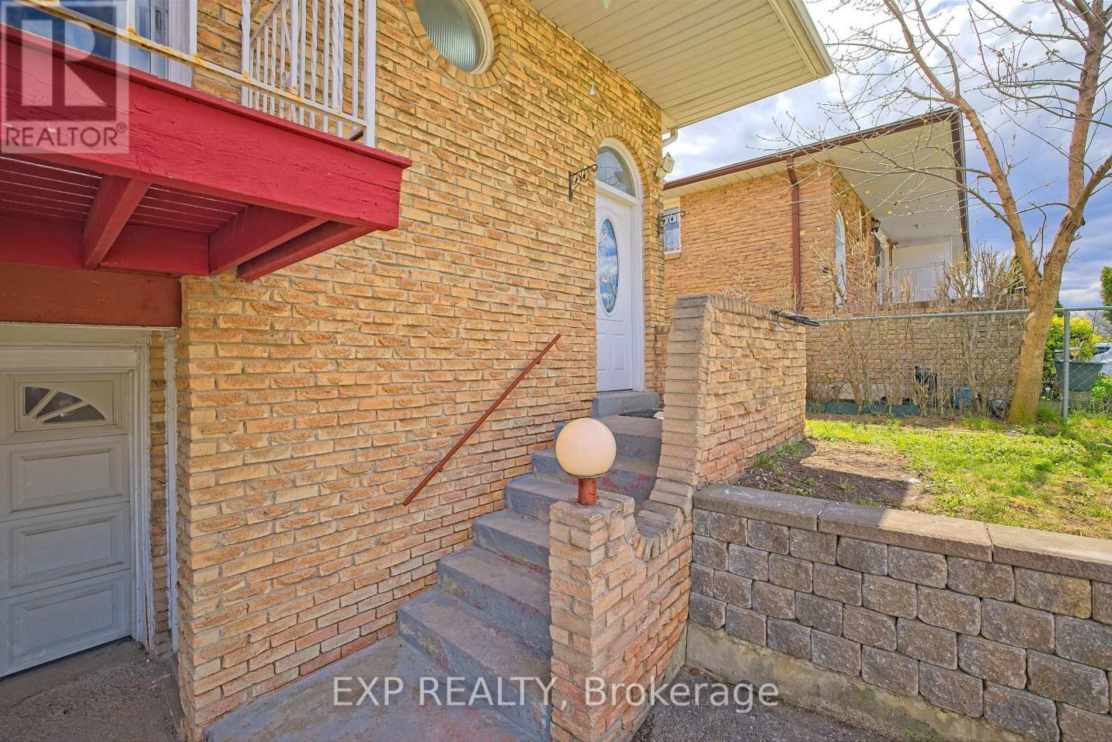 Upper - 4 Fallway Road, Brampton, ON - Outdoor With Exterior