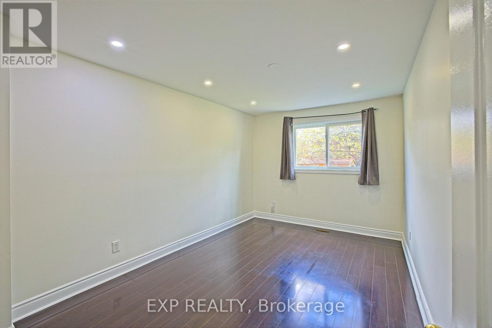 Upper - 4 Fallway Road, Brampton, ON - Indoor Photo Showing Other Room