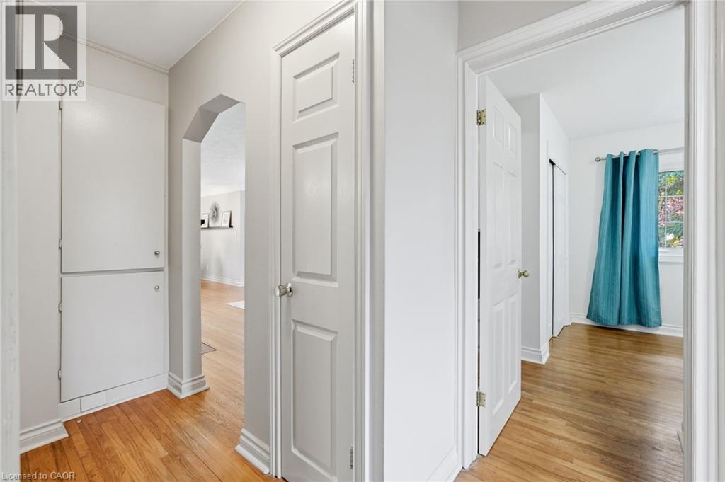 21 Brian Boulevard, Waterdown, ON - Indoor Photo Showing Other Room