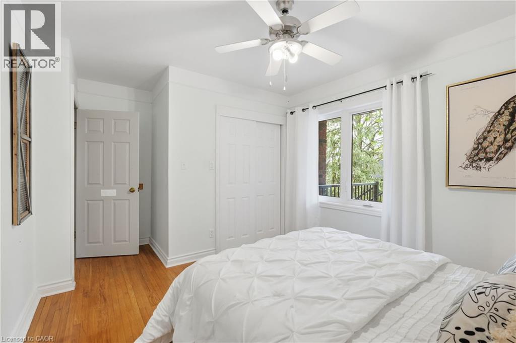 21 Brian Boulevard, Waterdown, ON - Indoor Photo Showing Bedroom