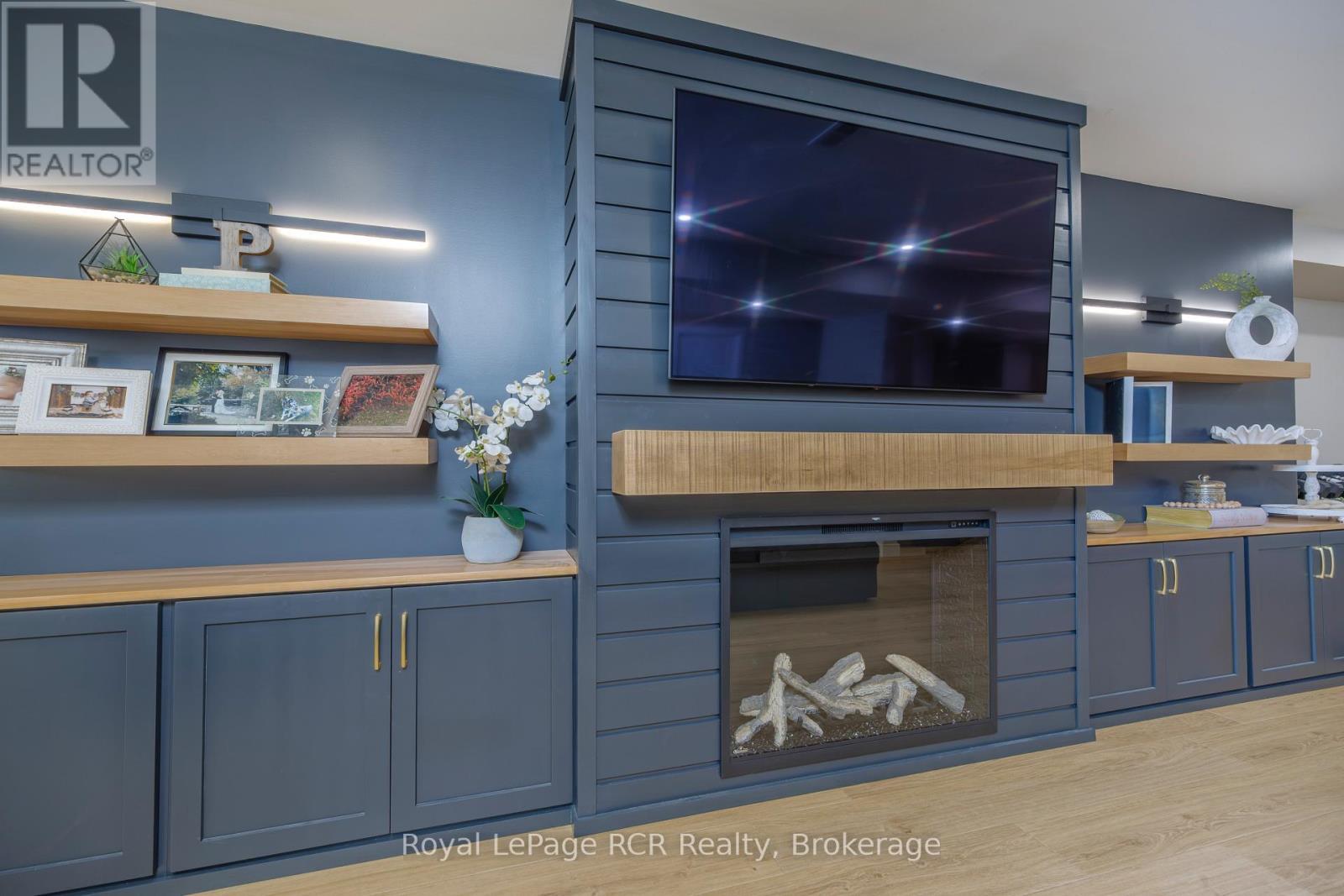 22 Nickason Drive, Arran-Elderslie, ON - Indoor With Fireplace