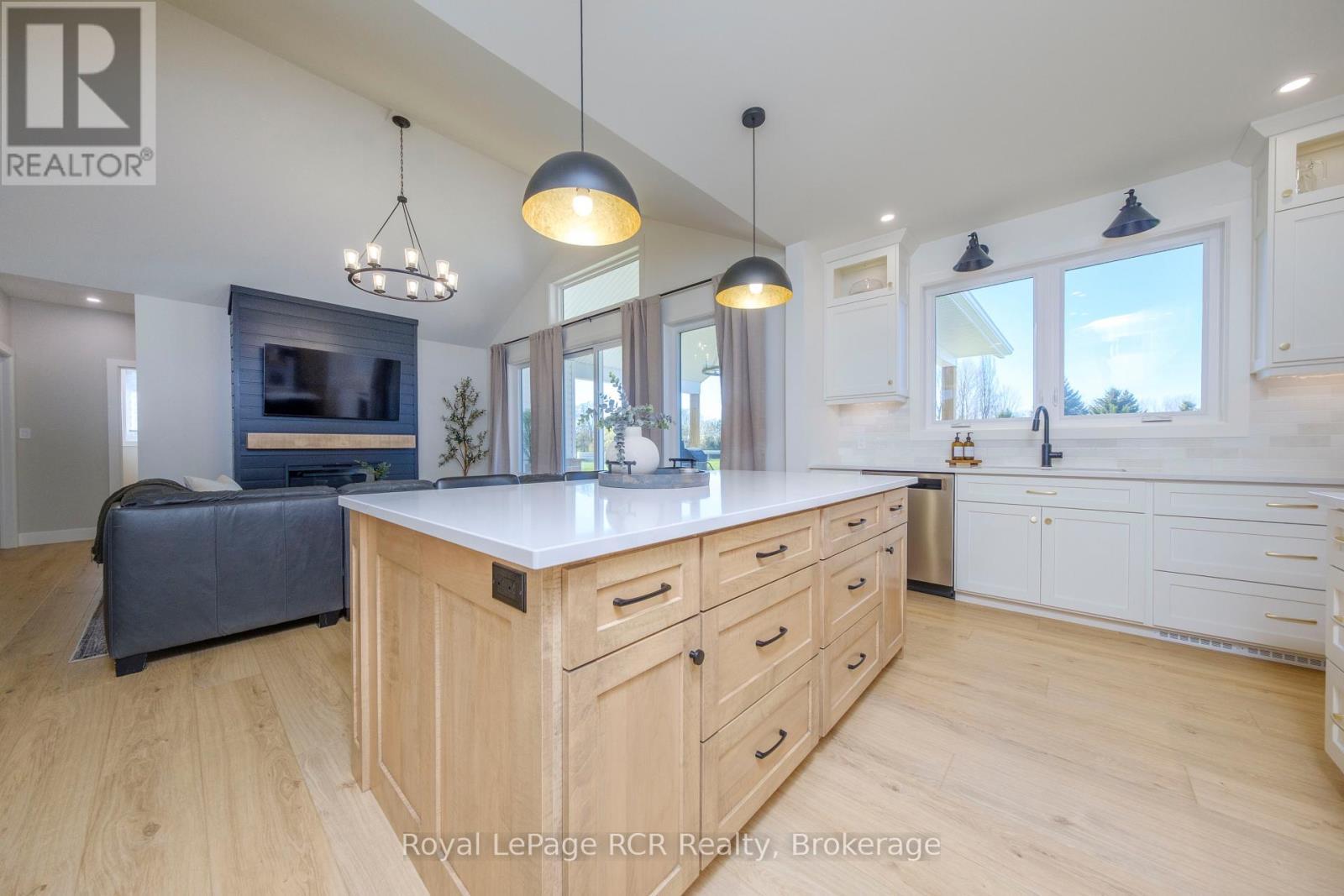 22 Nickason Drive, Arran-Elderslie, ON - Indoor Photo Showing Kitchen With Upgraded Kitchen