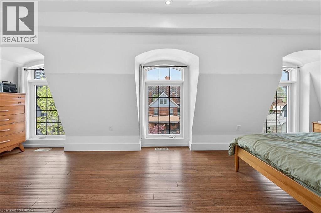 UNIT B - 3rd Level Primary Bedroom - 167 Walnut Street S, Hamilton, ON - Indoor Photo Showing Bedroom