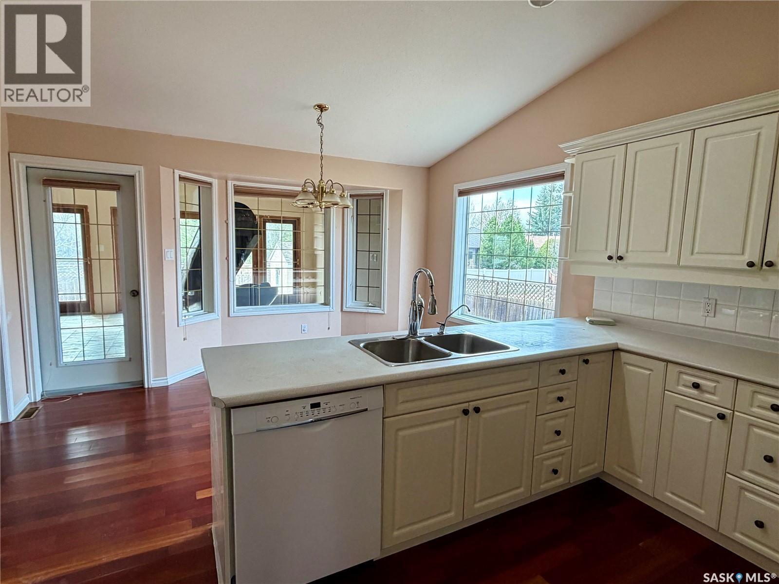 616 3Rd Street E, Spiritwood, SK - Indoor Photo Showing Kitchen With Double Sink