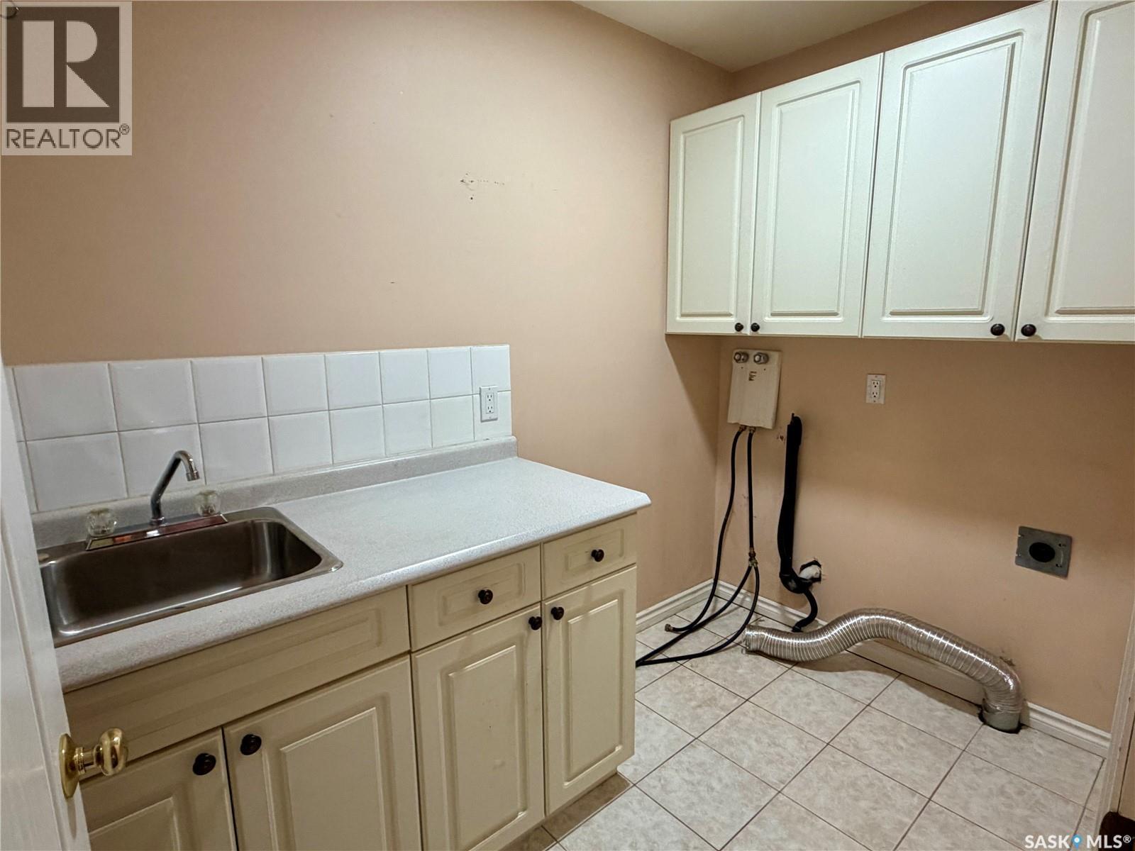 616 3Rd Street E, Spiritwood, SK - Indoor Photo Showing Kitchen