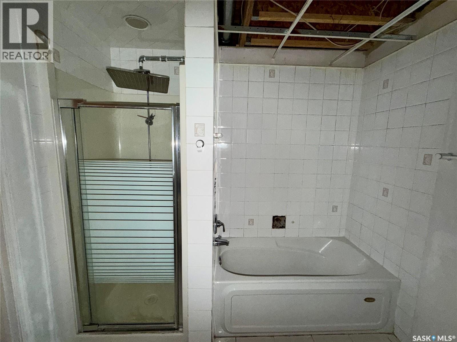 616 3Rd Street E, Spiritwood, SK - Indoor Photo Showing Bathroom