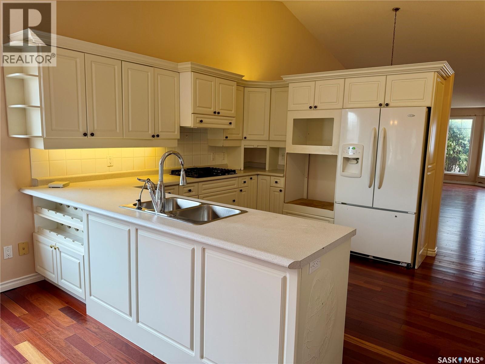 616 3Rd Street E, Spiritwood, SK - Indoor Photo Showing Kitchen With Double Sink