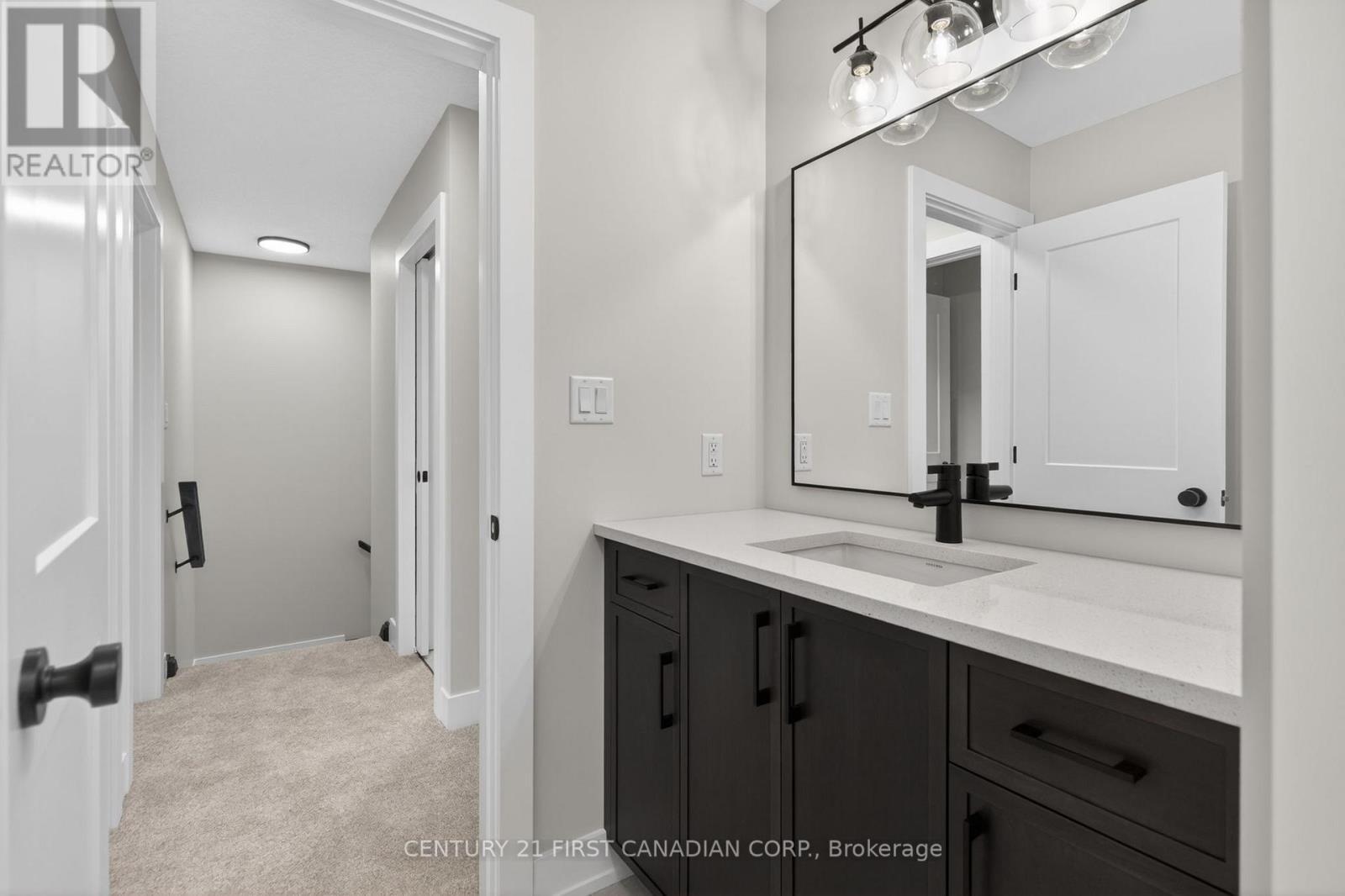 34 Postma Crescent, North Middlesex (Ailsa Craig), ON - Indoor