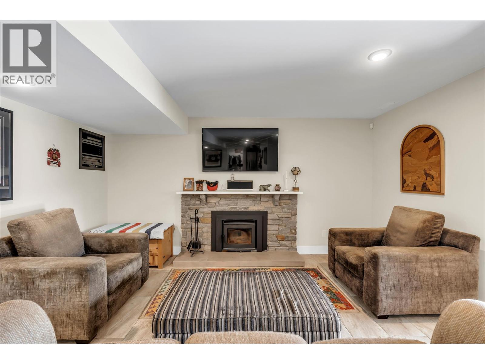 1213 Lambert Drive, Penticton, BC - Indoor Photo Showing Living Room With Fireplace
