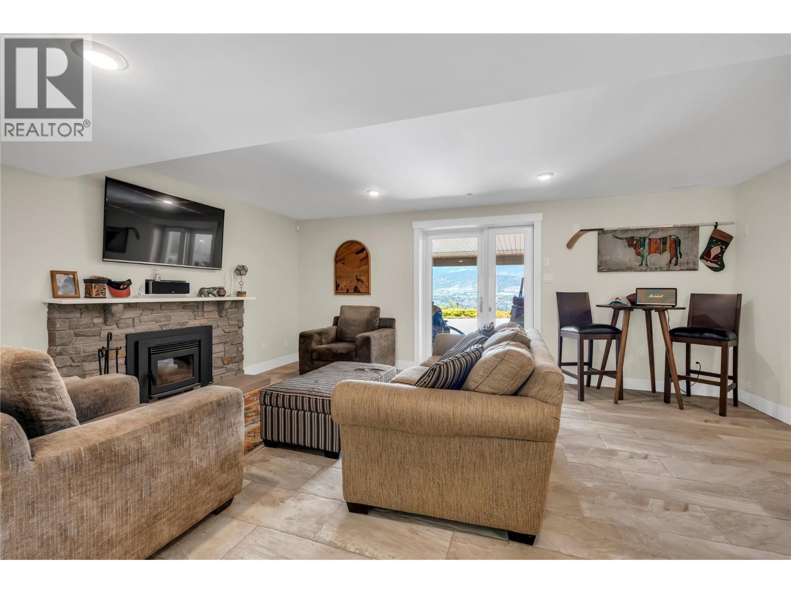 1213 Lambert Drive, Penticton, BC - Indoor Photo Showing Living Room With Fireplace