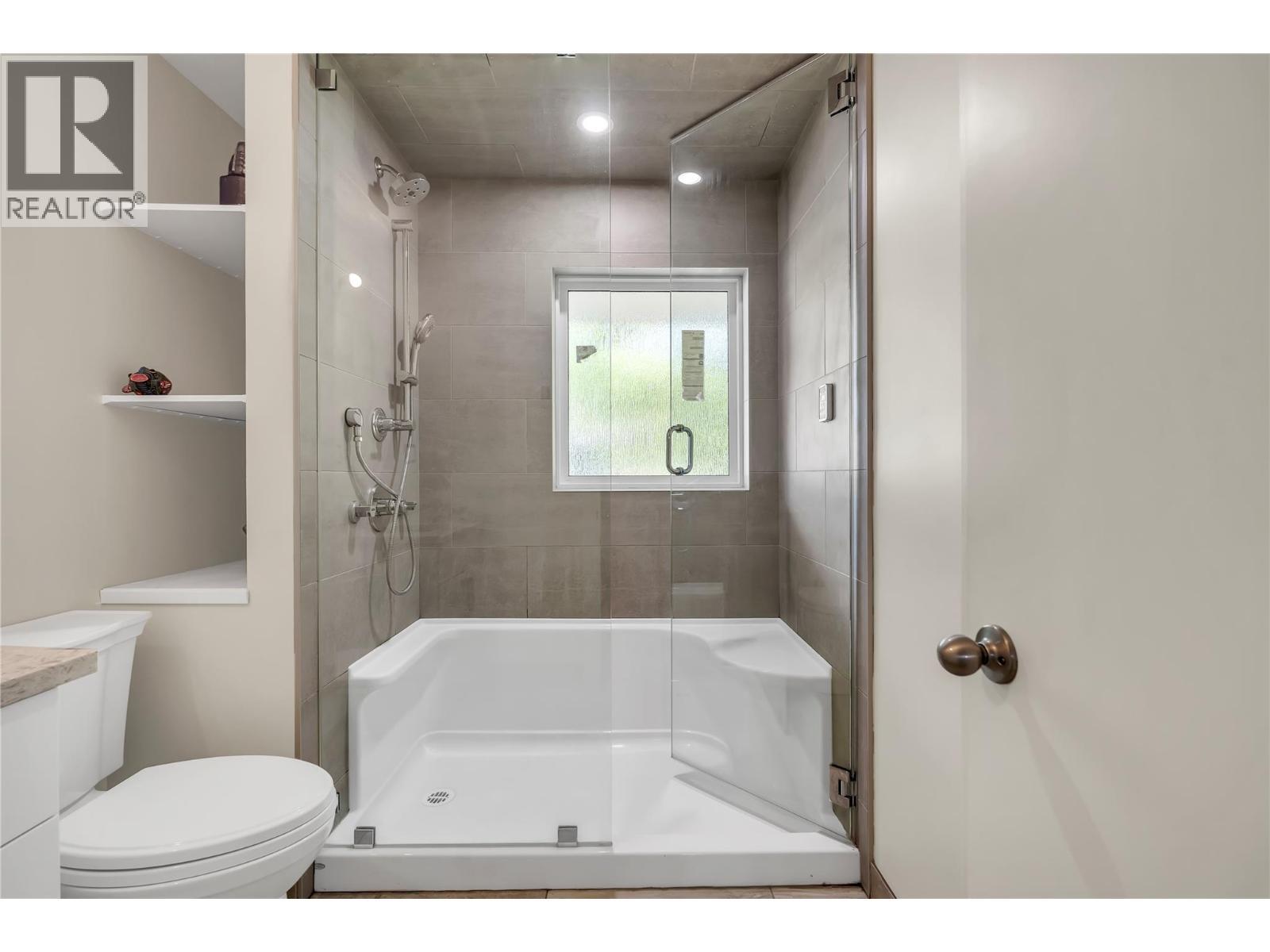 1213 Lambert Drive, Penticton, BC - Indoor Photo Showing Bathroom