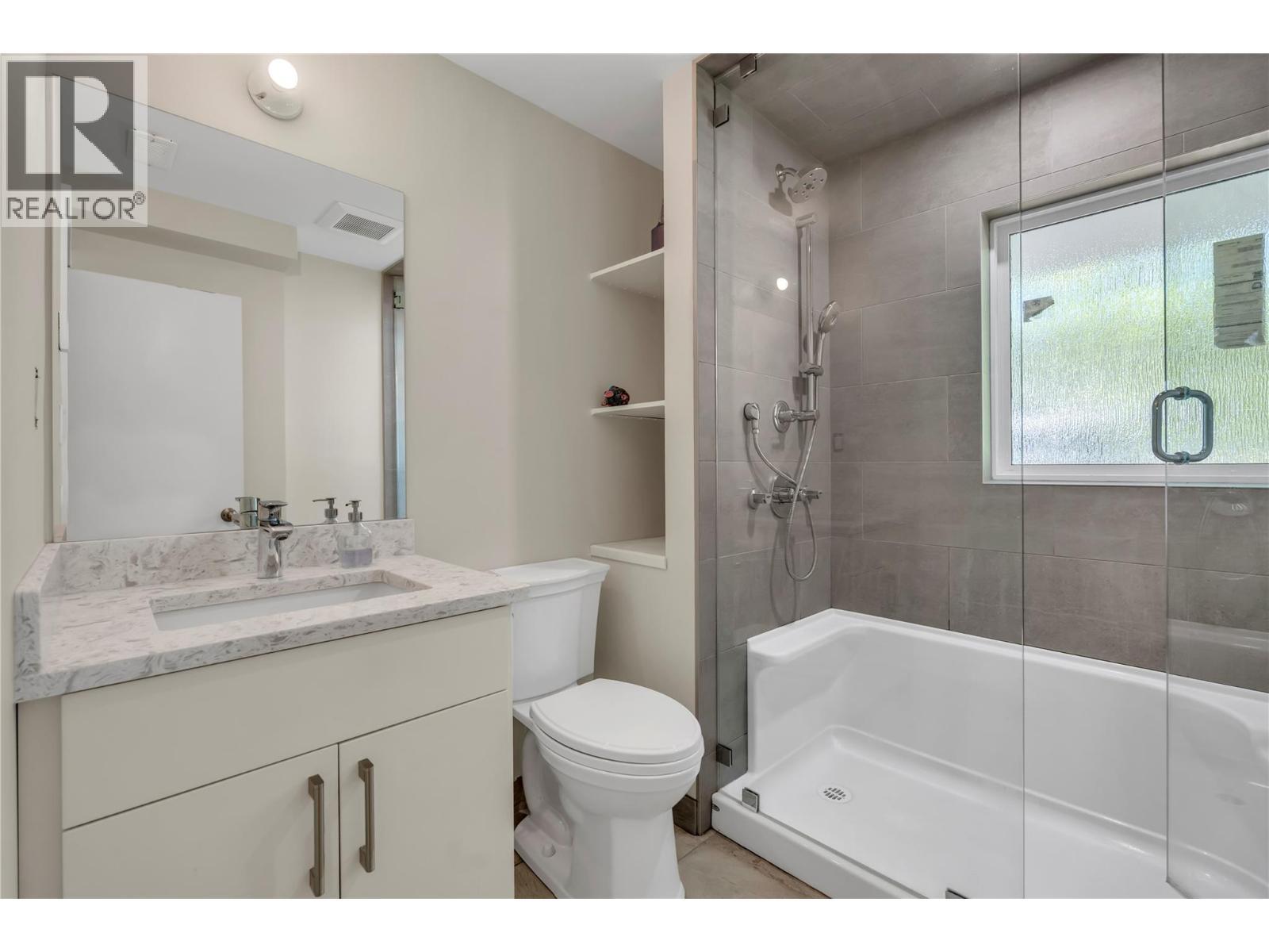 1213 Lambert Drive, Penticton, BC - Indoor Photo Showing Bathroom