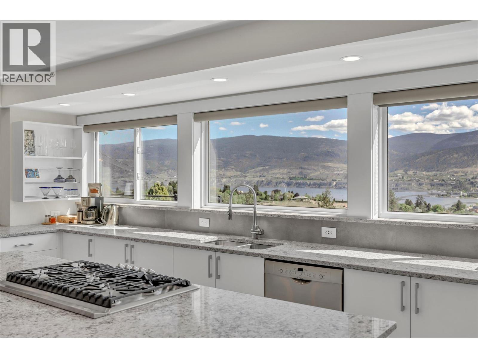 1213 Lambert Drive, Penticton, BC - Indoor Photo Showing Kitchen