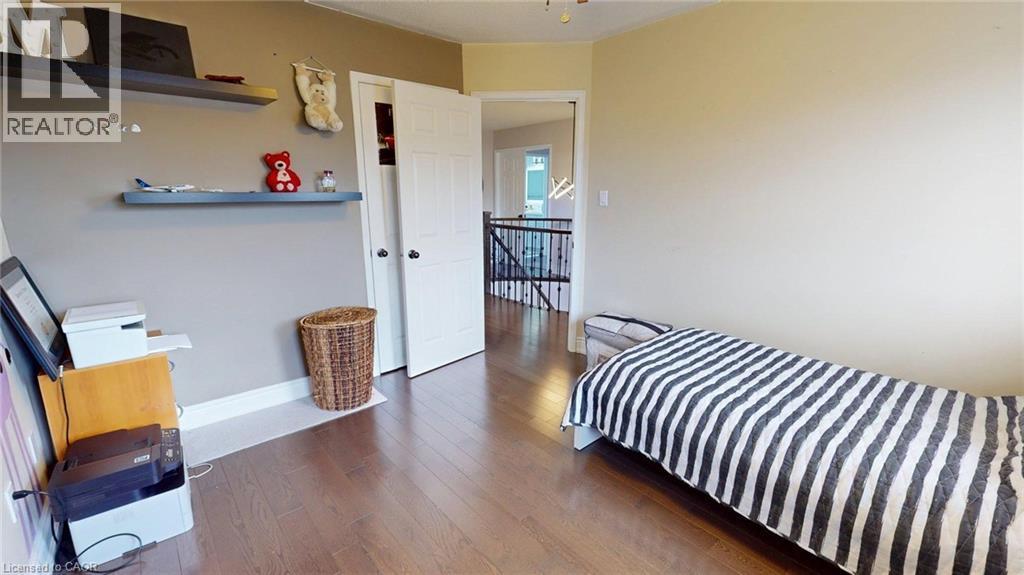 6466 Lisgar Drive, Mississauga, ON - Indoor Photo Showing Bedroom
