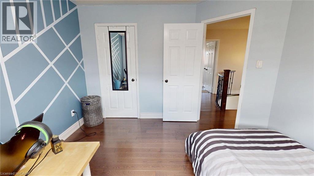 6466 Lisgar Drive, Mississauga, ON - Indoor Photo Showing Bedroom