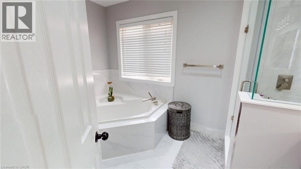 6466 Lisgar Drive, Mississauga, ON - Indoor Photo Showing Bathroom