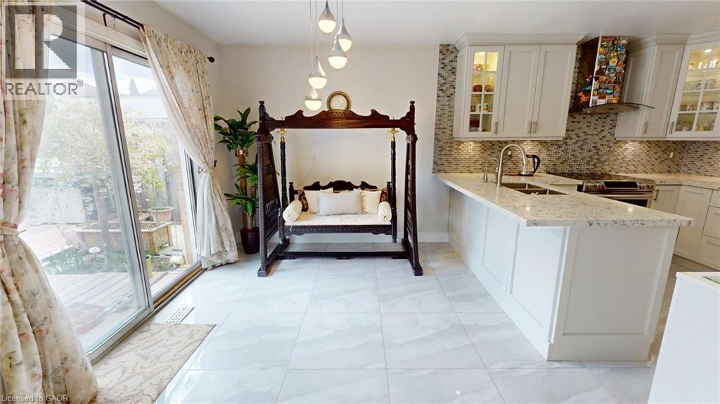 6466 Lisgar Drive, Mississauga, ON - Indoor