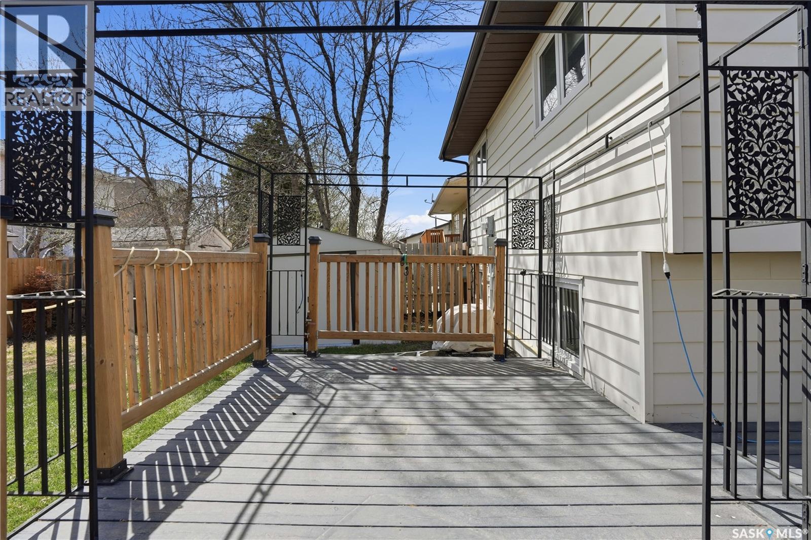 6831 Whelan Drive, Regina, SK - Outdoor With Exterior