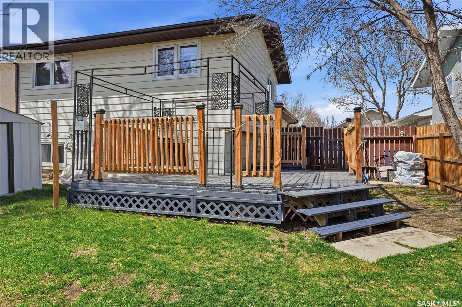6831 Whelan Drive, Regina, SK - Outdoor With Deck Patio Veranda