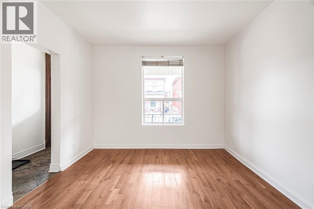 85 Oxford Street, Hamilton, ON - Indoor Photo Showing Other Room