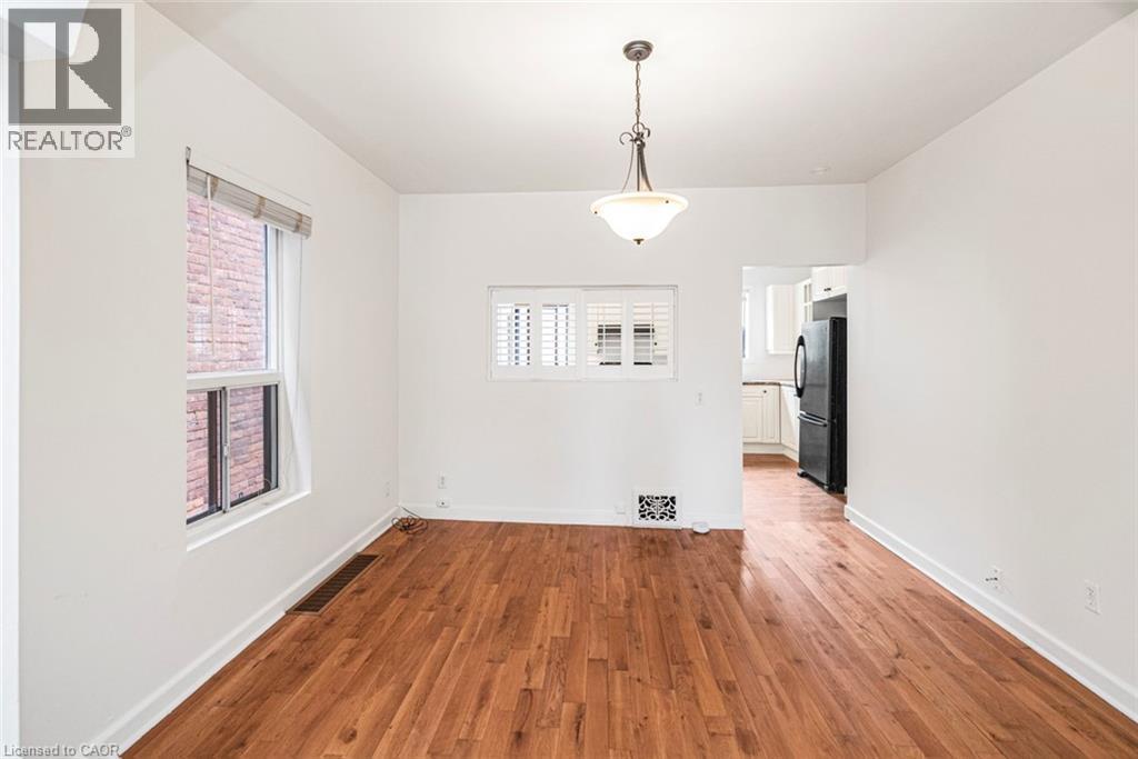 85 Oxford Street, Hamilton, ON - Indoor Photo Showing Other Room