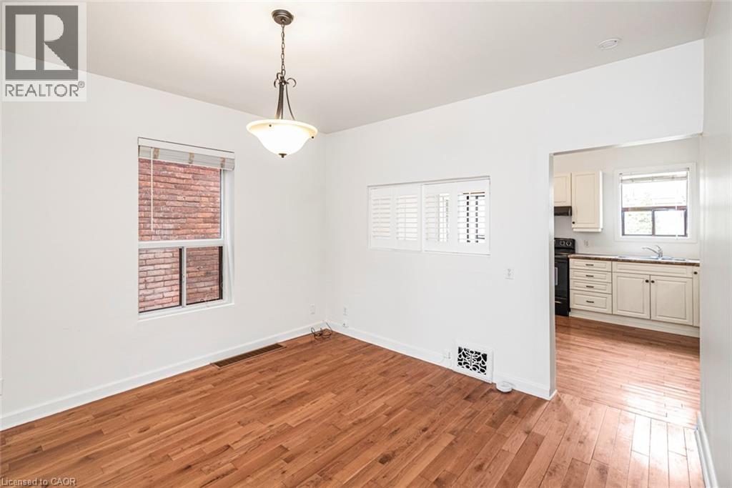 85 Oxford Street, Hamilton, ON - Indoor Photo Showing Other Room