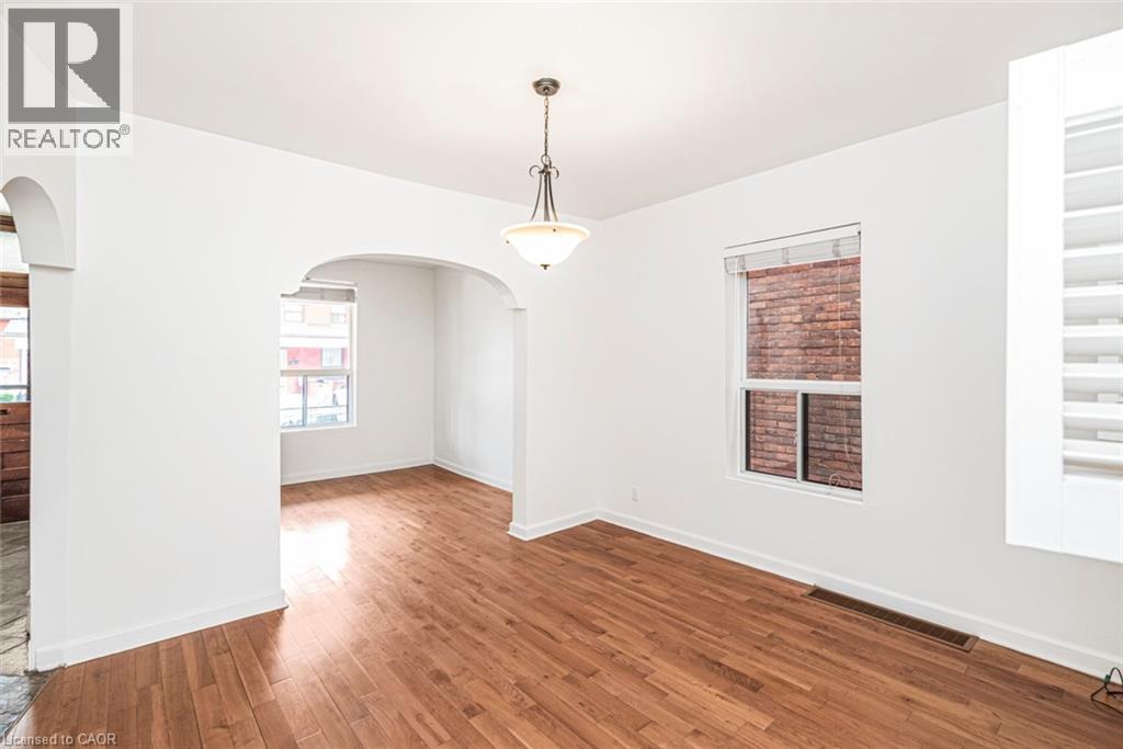 85 Oxford Street, Hamilton, ON - Indoor Photo Showing Other Room