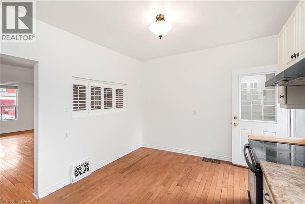 85 Oxford Street, Hamilton, ON - Indoor Photo Showing Other Room