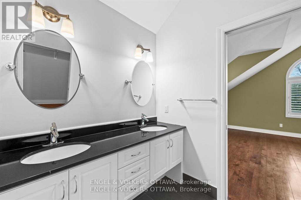 249 Atlantis Avenue, Ottawa, ON - Indoor Photo Showing Bathroom