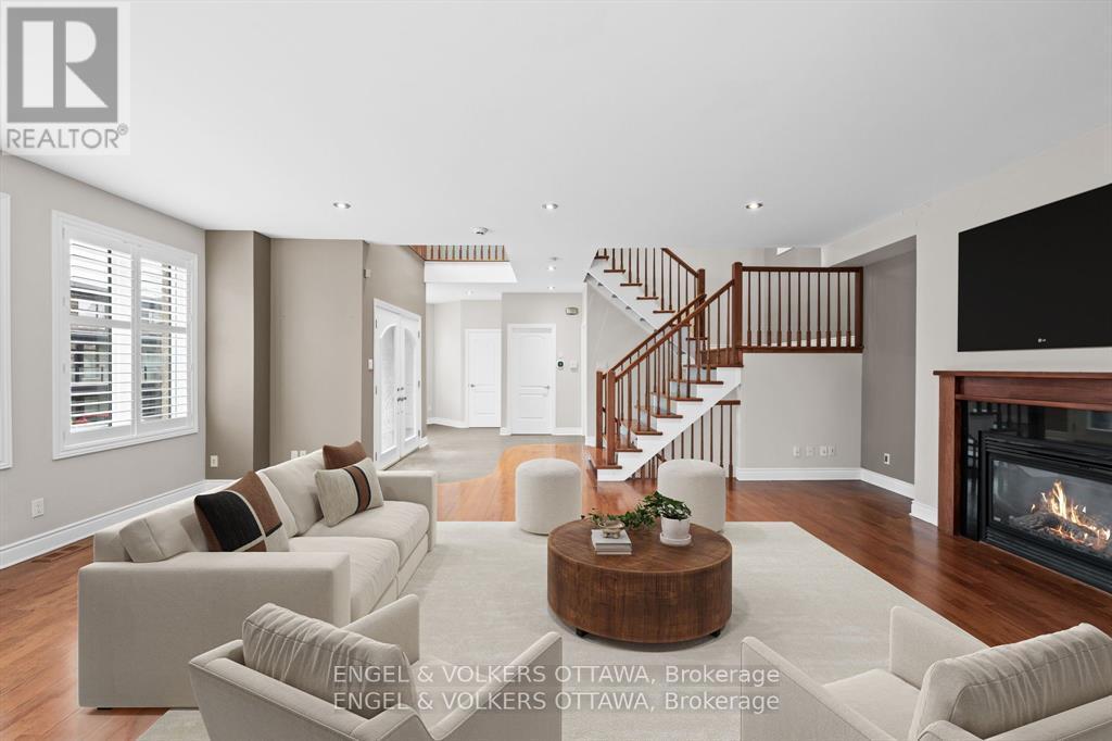 249 Atlantis Avenue, Ottawa, ON - Indoor Photo Showing Living Room With Fireplace