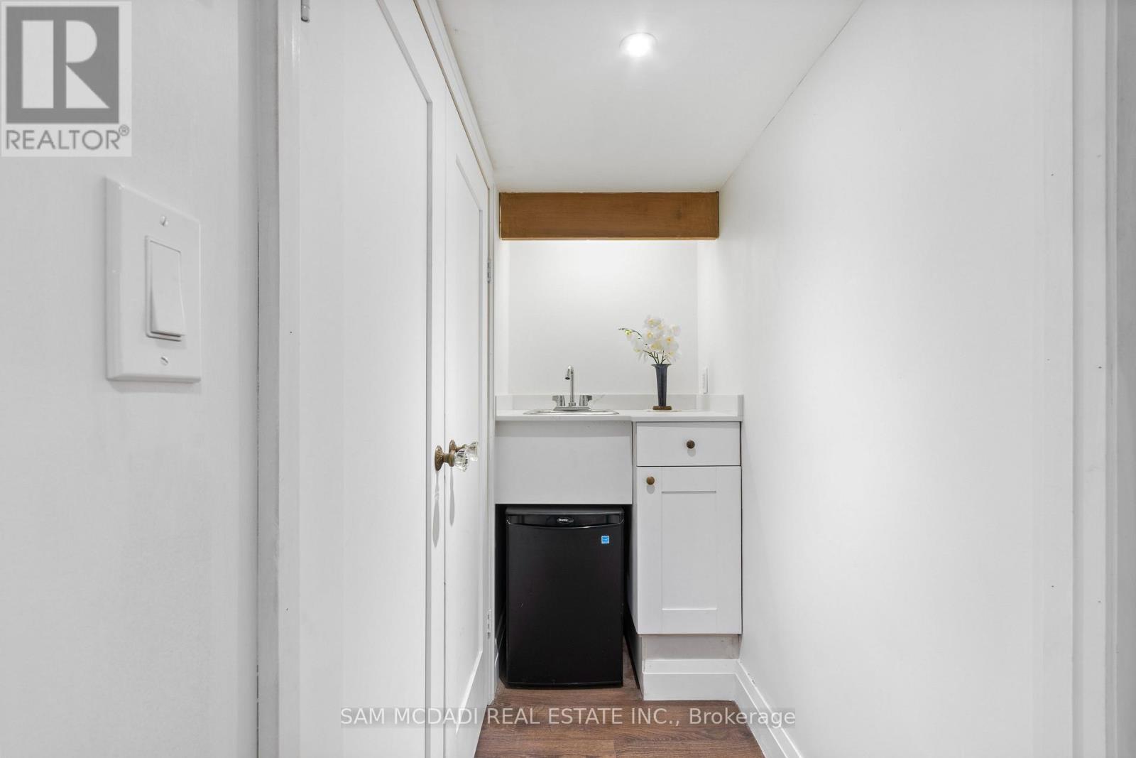 1088 Cherriebell Road, Mississauga, ON - Indoor